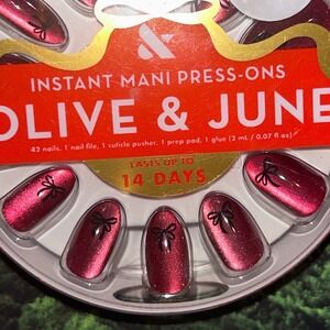 Olive & June Instant Mani Press-On Nails Almond Medium Pink Velvet Black Bows